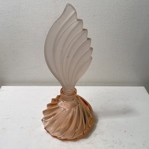 Beautiful and Elegant - PERFUME BOTTLE